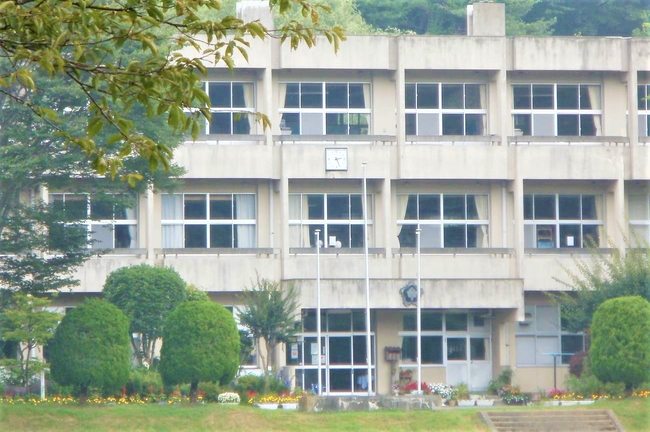 君田小中学校