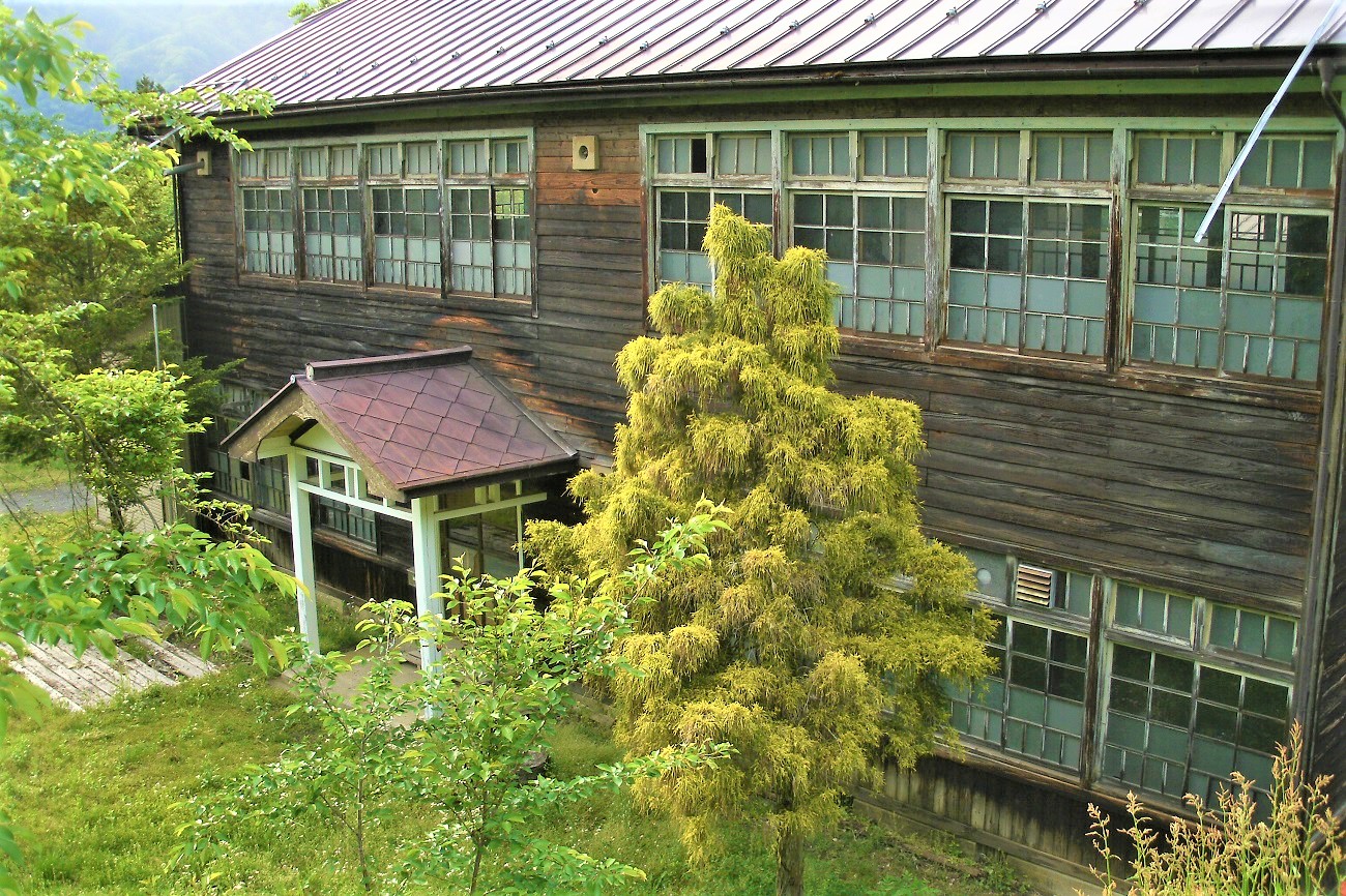 記事七二会村立七二会小学校 岩草分校　閉校のイメージ画像