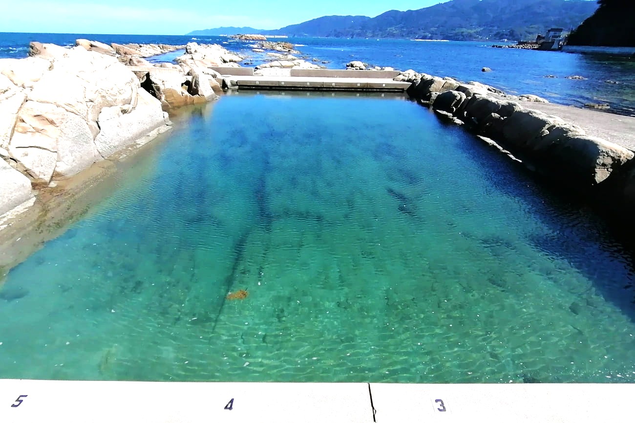 記事鴨ヶ浦塩水プールのイメージ画像